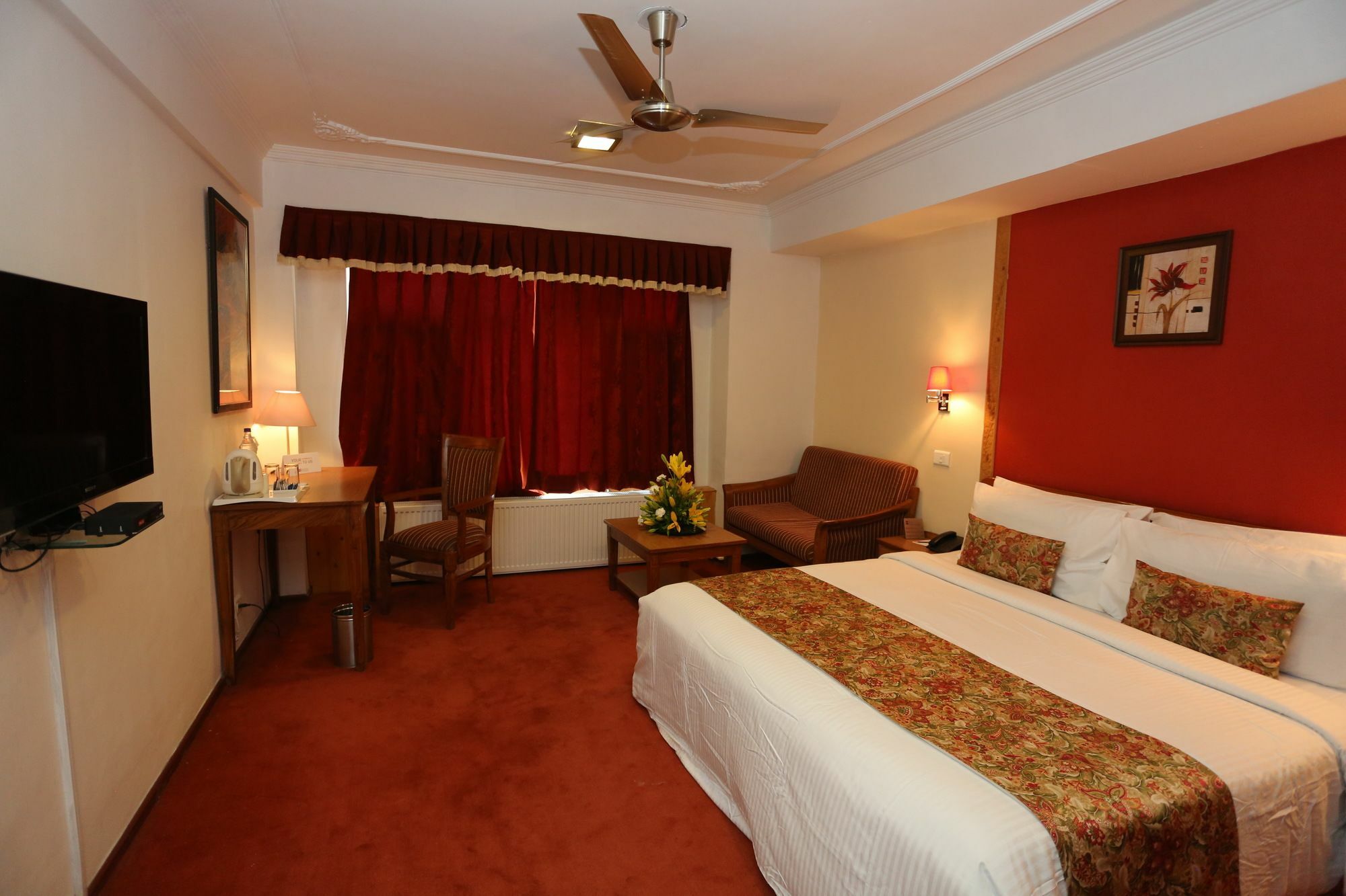 Batra Hotels And Residences Srīnagar エクステリア 写真